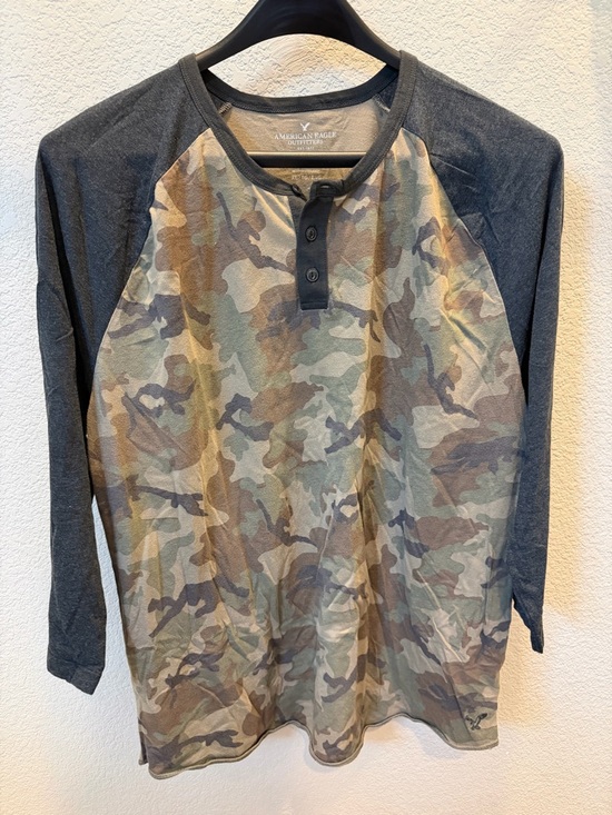 American Eagle Outfitters Other - American Eagle Outfitters Men’s Camo Henley Raglan Shirt - Green/Charcoal